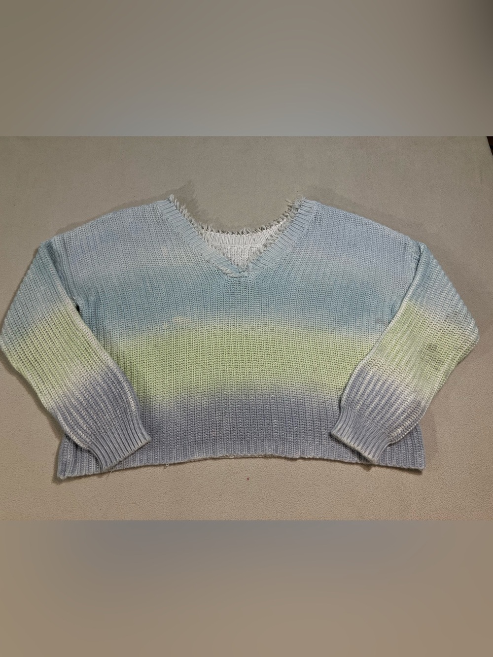 525 America Pastel Ombre Distressed V-Neck Chunky Knit Sweater Sz Medium